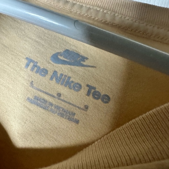 Nike T Shirt - Picture 3 of 6